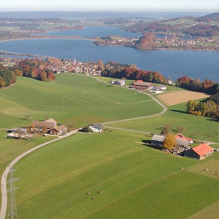 Baby- Und Kinderhof Aicherbauer Seeham Eksteriør bilde